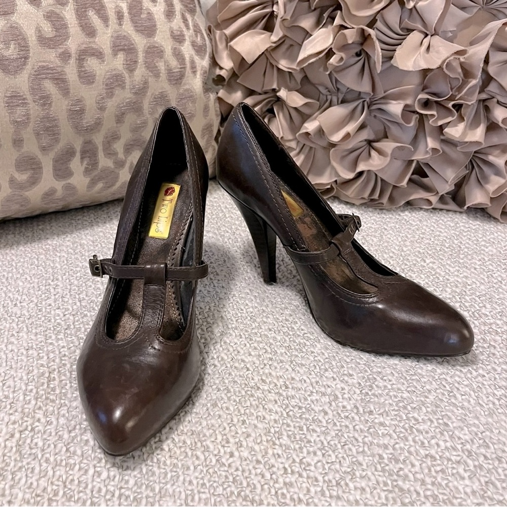 Two Lips Vintage Retro Brown Distressed Leather Pointy Heeled Mary Jane Shoes